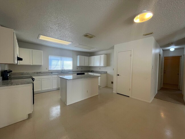 8322 Pine Meadow Dr in Converse, TX - Building Photo - Building Photo