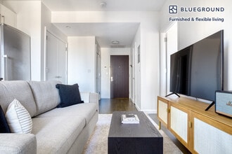 830 8th Ave in New York, NY - Building Photo - Building Photo