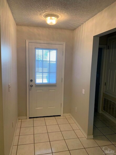 25 Cactus Rd in Mary Esther, FL - Foto de edificio - Building Photo