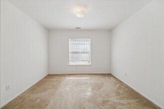 15627 Haleys Landing Ln in Houston, TX - Foto de edificio - Building Photo