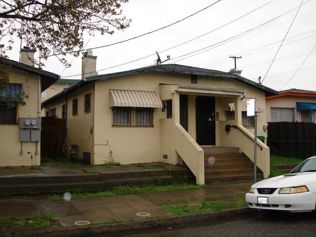 3492 Davis St in Oakland, CA - Building Photo - Building Photo