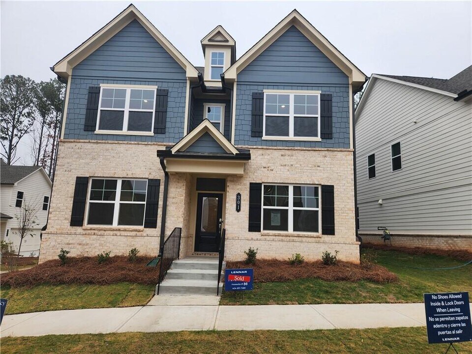301 Fraley Dr in Woodstock, GA - Building Photo