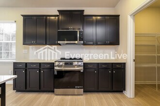 810 Pear Blossom Ct in Winston-Salem, NC - Building Photo - Building Photo