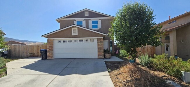property at 450 Sherwood Pl
