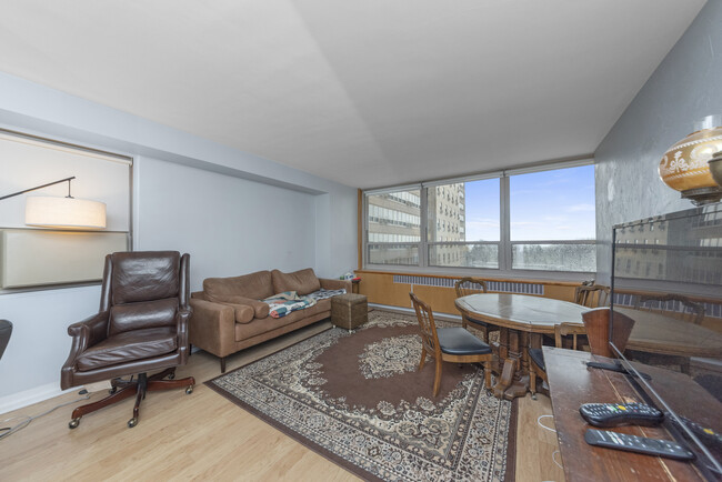 property at 3950 N Lake Shore Dr