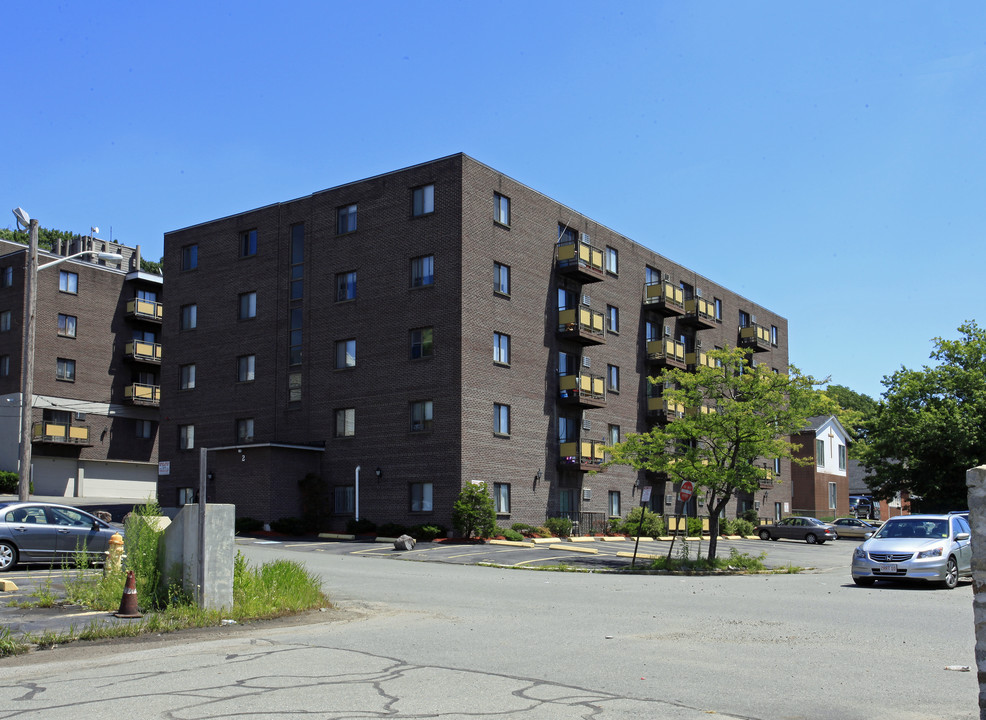 Li-Jo Apartments in Revere, MA - Foto de edificio