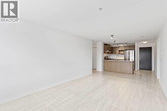 3156 Dayanee Springs Blvd in Coquitlam, BC - Building Photo - Building Photo