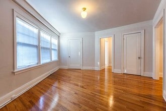 San Carlos Apartments in Portland, OR - Foto de edificio - Building Photo