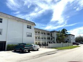 6200 NE 22nd Way, Unit 311 in Fort Lauderdale, FL - Building Photo