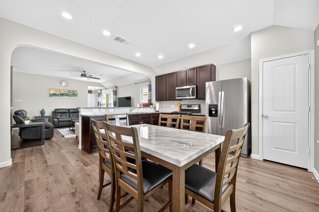 4915 Purple Wisteria Ln