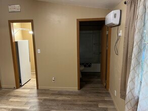 1652 Barney Bass Rd in Frostproof, FL - Foto de edificio - Building Photo