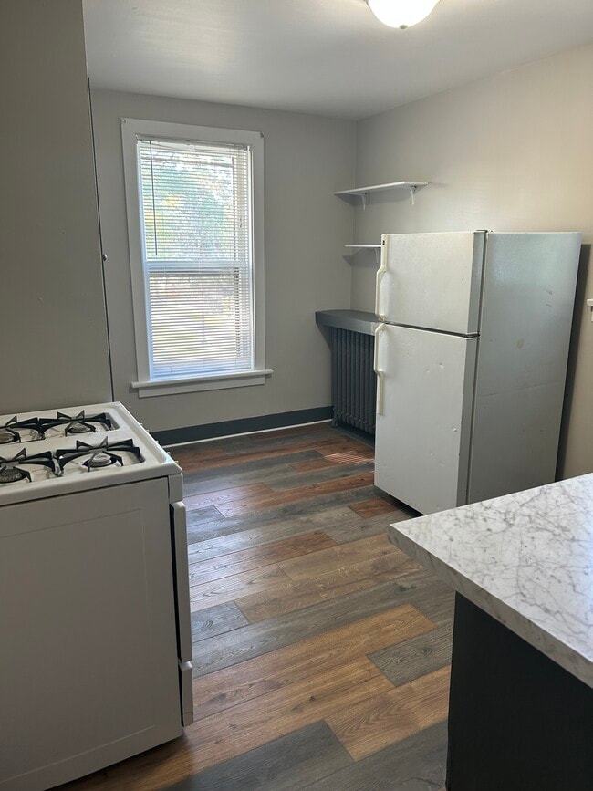 1360 S Arch Ave, Unit 4 in Alliance, OH - Building Photo - Building Photo