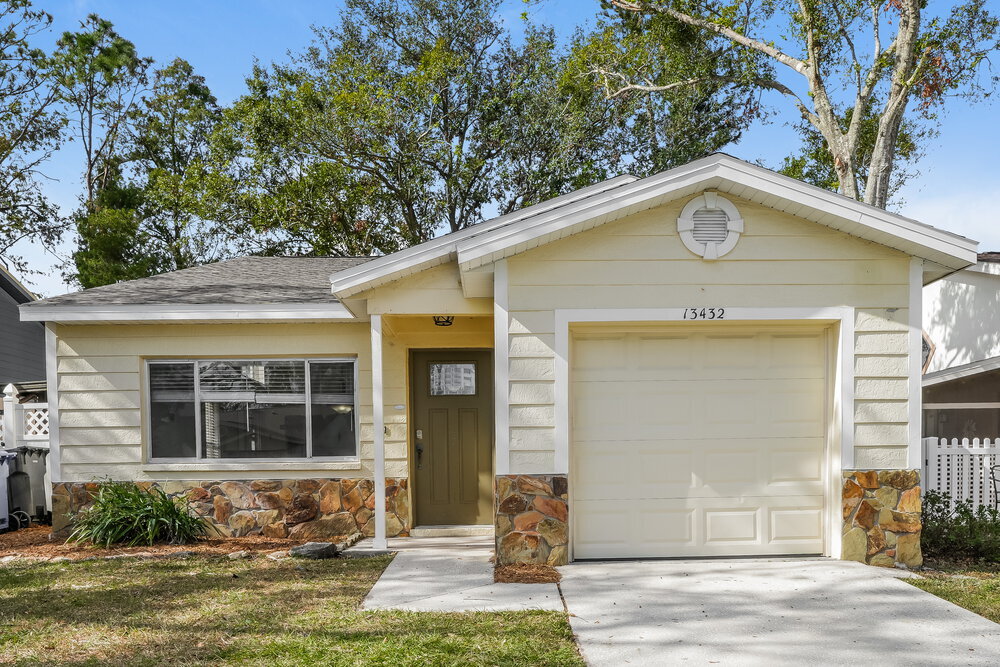 13432 Laraway Dr in Riverview, FL - Building Photo