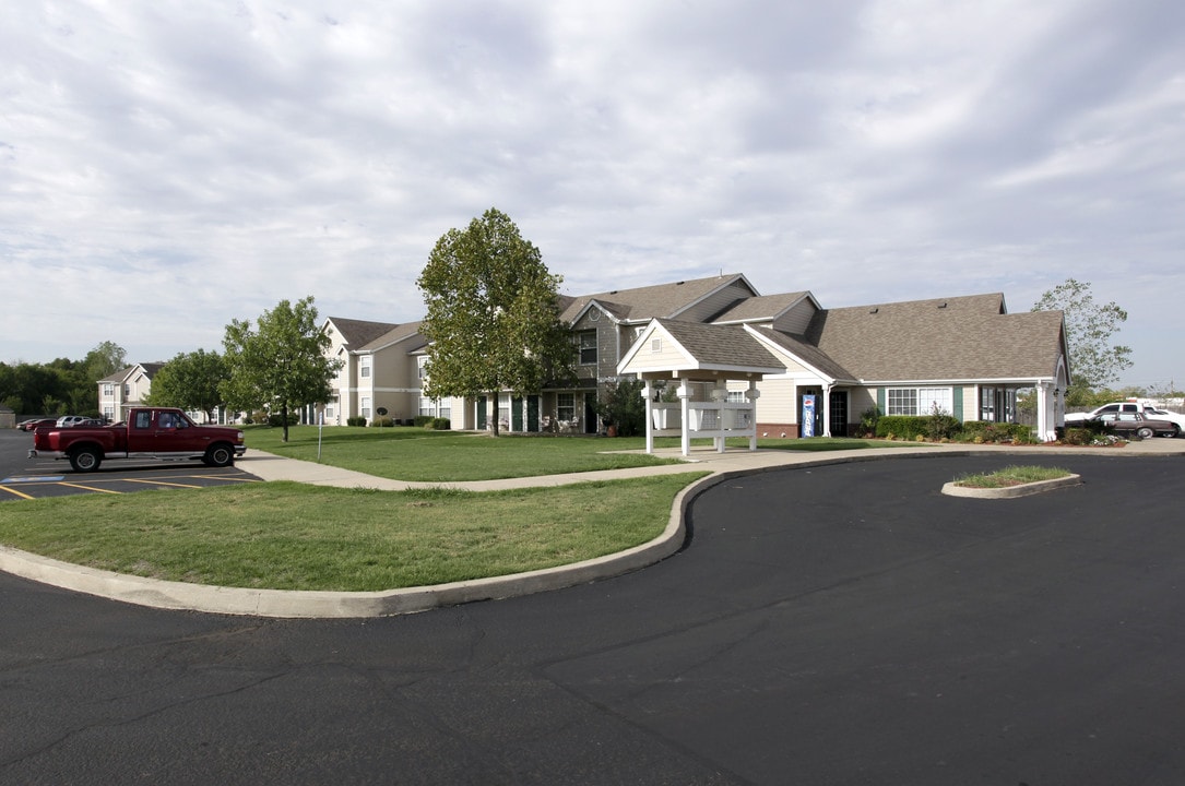 River Pointe Apartments in Wagoner, OK - Building Photo