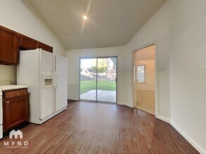 10002 Green Valley Ln in Houston, TX - Building Photo - Building Photo