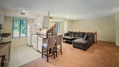 24 El Camino Ct in Coram, NY - Building Photo - Building Photo