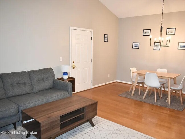 1110 Westlynne Place in Glenview Manor, KY - Building Photo - Building Photo