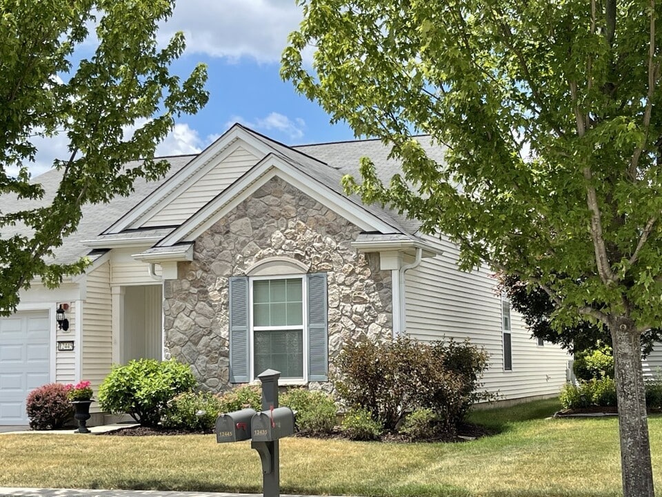 12445 Copper Ln in Huntley, IL - Building Photo