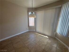 8216 Bermuda Beach Dr in Las Vegas, NV - Building Photo - Building Photo