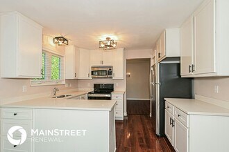 3758 Affirmed Dr in Florissant, MO - Foto de edificio - Building Photo