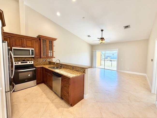 5220 28th Pl SW in Naples, FL - Building Photo - Building Photo