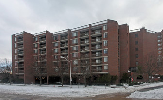 777 N MacQuesten Pkwy Apartamentos