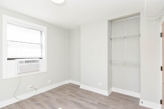 501 W Belmont Ave, Unit A01C in Chicago, IL - Foto de edificio - Building Photo