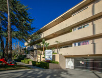 Santa Monica St. James in Santa Monica, CA - Foto de edificio - Building Photo