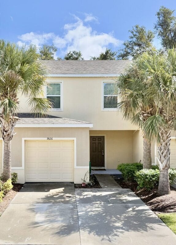 9826 Hound Chase Dr in Gibsonton, FL - Building Photo - Building Photo