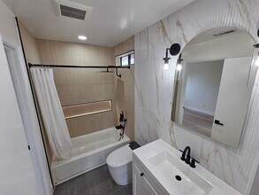 1824 Seville Way in San Jose, CA - Building Photo - Building Photo