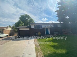 1514 E Symons St in Laramie, WY - Foto de edificio - Building Photo