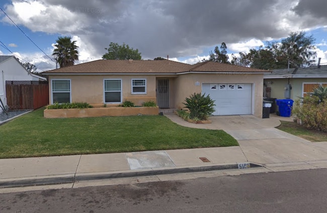 5157 Ewing St in San Diego, CA - Foto de edificio - Building Photo