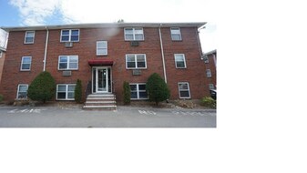 35 Montvale Ave in Woburn, MA - Building Photo