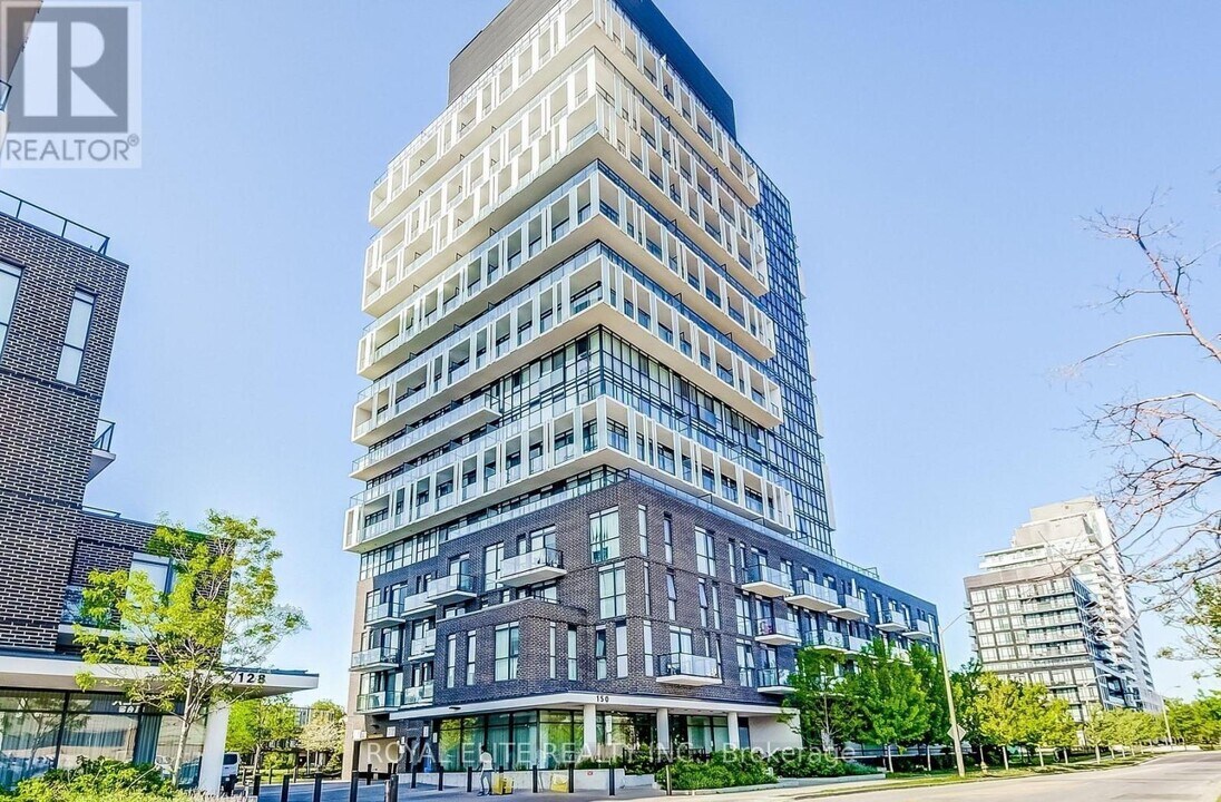 150-1150 Fairview Mall Dr in Toronto, ON - Building Photo