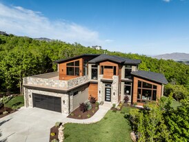 1040 S Smt Crk Dr in Woodland Hills, UT - Building Photo