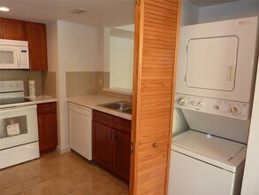 4535 SW 68th Ct Cir in Miami, FL - Building Photo - Building Photo