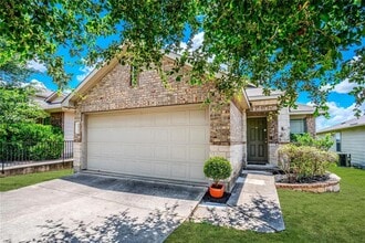 8925 China Rose Dr in Austin, TX - Building Photo - Building Photo