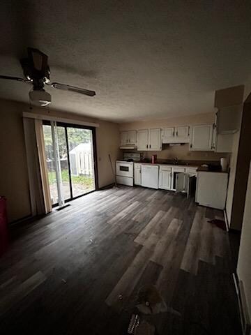 1122 Sunford Ave SE in North Canton, OH - Building Photo