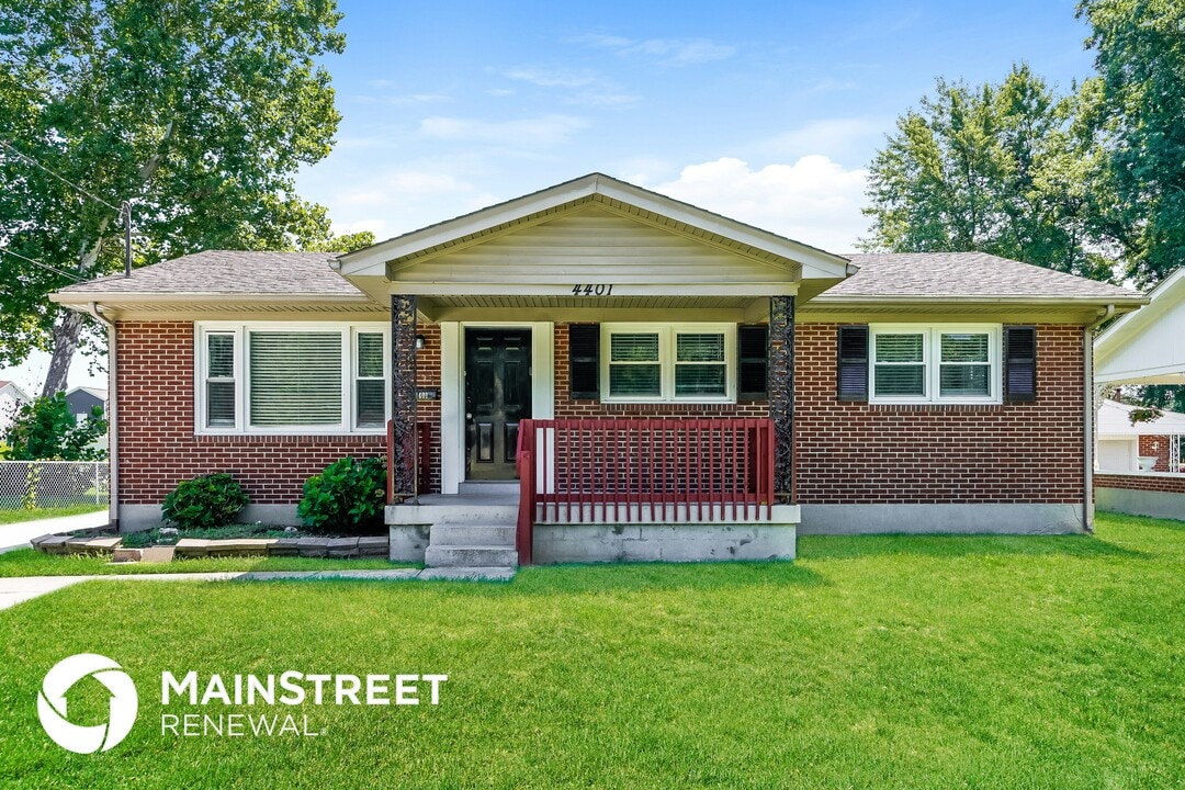4401 Charlotte Ann Dr in Louisville, KY - Foto de edificio