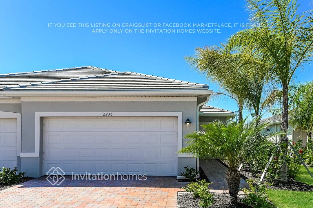 2236 Dragonfruit Wy in Naples, FL - Building Photo