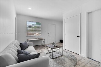 1510 Normandy Dr in Miami Beach, FL - Building Photo - Building Photo