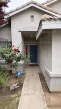 13306 Cheyenne Mountain Dr in Bakersfield, CA - Building Photo - Building Photo