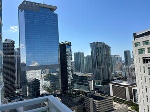 950 Brickell Bay Dr, Unit 3402 in Miami, FL - Building Photo - Building Photo