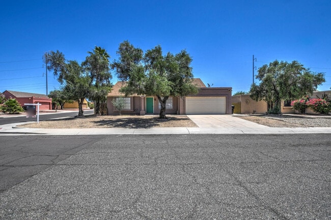 19655 North 11th St in Phoenix, AZ - Building Photo - Building Photo