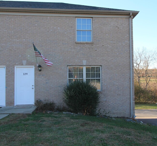 129 Garnet Dr in Nicholasville, KY - Building Photo - Building Photo