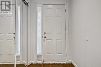 1580-1580 Reeves Gate in Oakville, ON - Building Photo - Building Photo