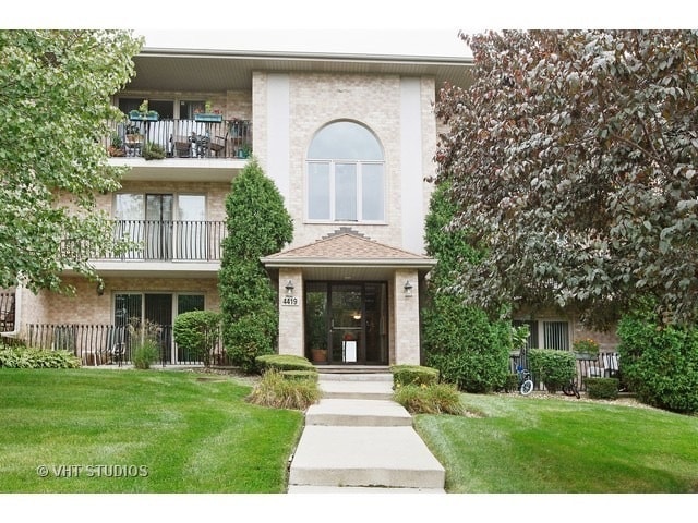 property at 4407 Pershing Ave