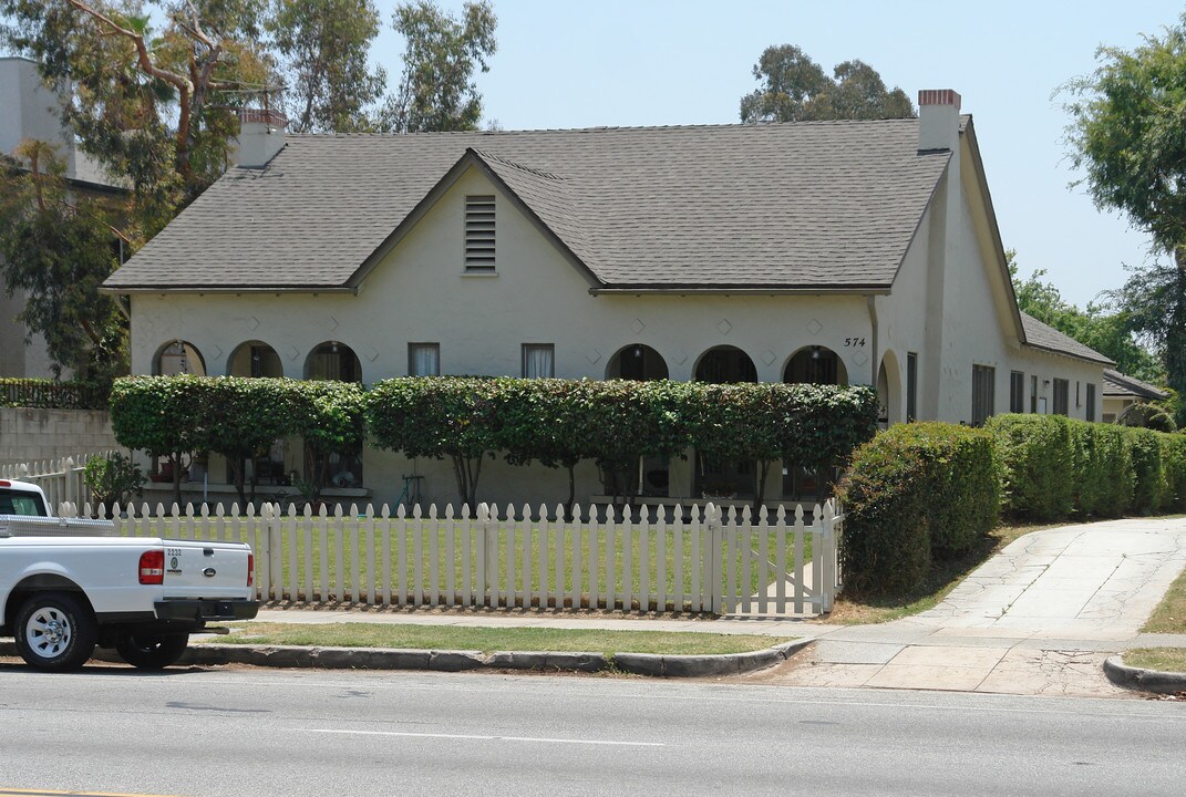 574-580 E Washington Blvd in Pasadena, CA - Building Photo