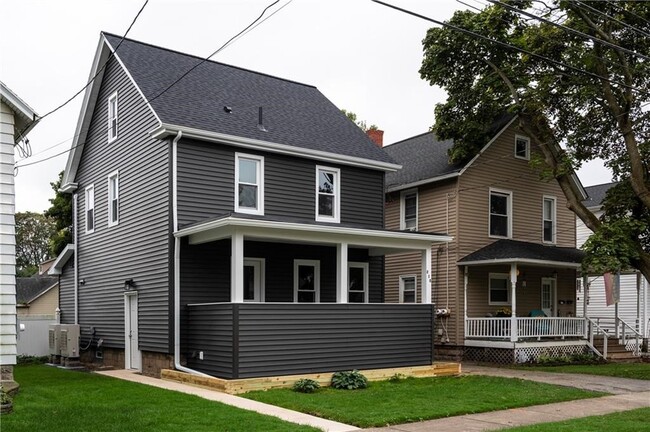 210 E Elm St