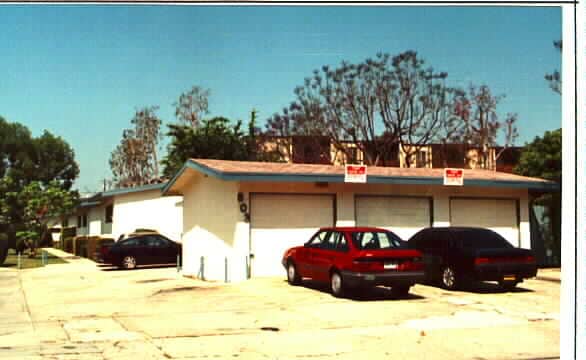 801-803 N Eucalyptus Ave in Inglewood, CA - Foto de edificio